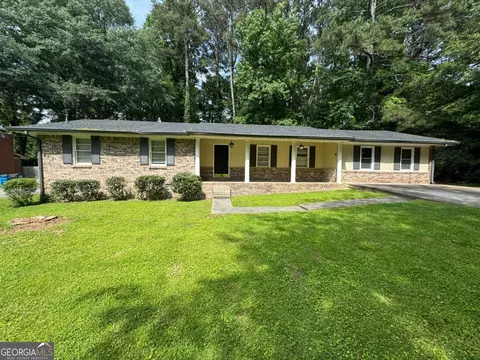 1724 Rhonda Ln, Stone Mountain, GA 30087