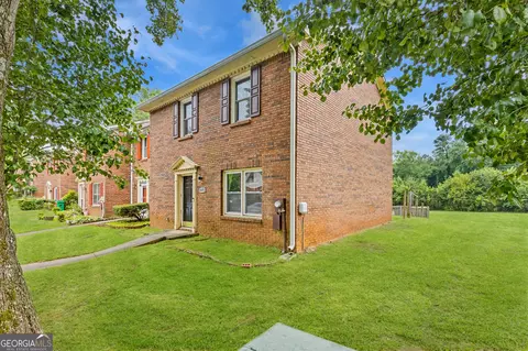 4691 Shumate Dr, Stone Mountain, GA 30083