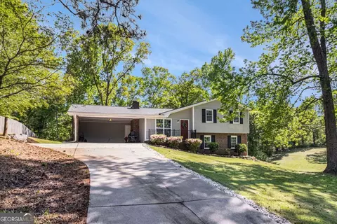 15 Cedar Ln E, Newnan, GA 30263