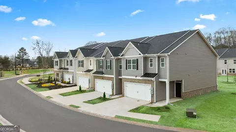 1317 Aura Ln, Lawrenceville, GA 30045