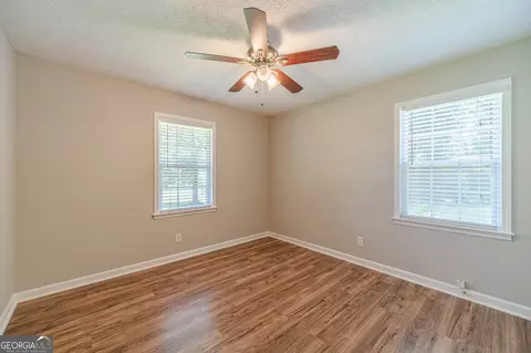 140 E Wright St, Winder, GA 30680 photo 15