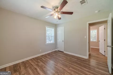 140 E Wright St, Winder, GA 30680 photo 17