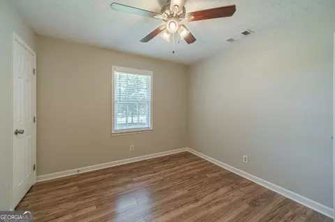 140 E Wright St, Winder, GA 30680 photo 22