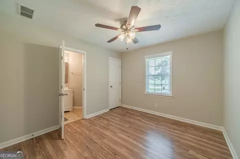 140 E Wright St, Winder, GA 30680 photo 20