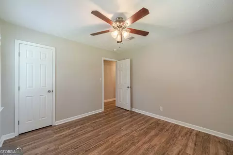 140 E Wright St, Winder, GA 30680 photo 16