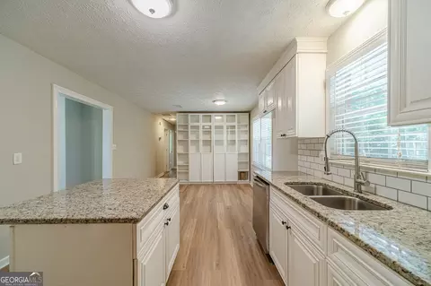 140 E Wright St, Winder, GA 30680 photo 12