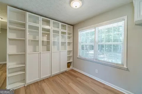 140 E Wright St, Winder, GA 30680 photo 6