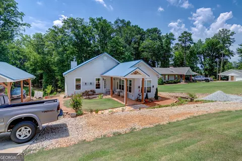 1010 Lakeland Dr, Toccoa, GA 30577