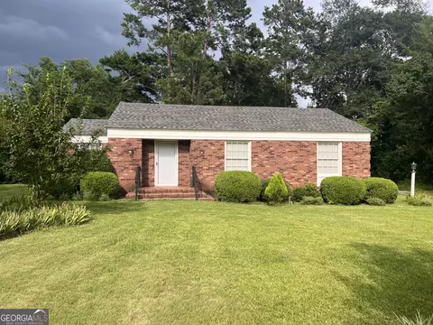 107 Lacross St, Dublin, GA 31021