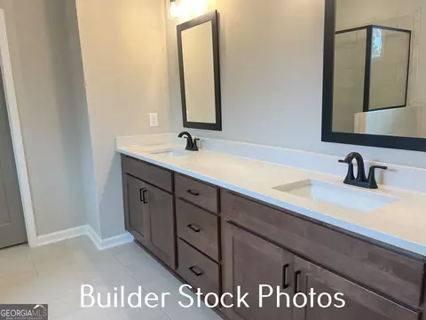Bath - 577 Silver Dollar Rd, Barnesville, GA 30204 photo 6 of 12