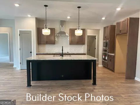 Kitchen - 577 Silver Dollar Rd, Barnesville, GA 30204 photo 7 of 8