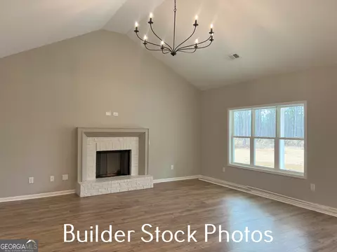 Living - 577 Silver Dollar Rd, Barnesville, GA 30204 photo 1 of 8