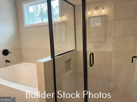 Bath - 577 Silver Dollar Rd, Barnesville, GA 30204 photo 4 of 12