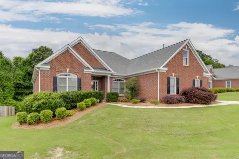 995 Lewis Ridge Cir, Lawrenceville, GA 30045