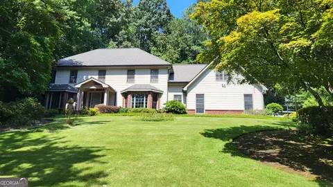 5475 Idlewood Ln, Sandy Springs, GA 30327