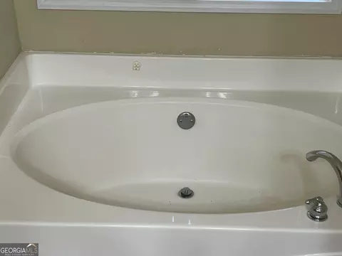 Bath - 305 Lola St, Colbert, GA 30628 photo 1 of 3