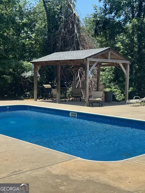 Exterior - 305 Lola St, Colbert, GA 30628 photo 3 of 4