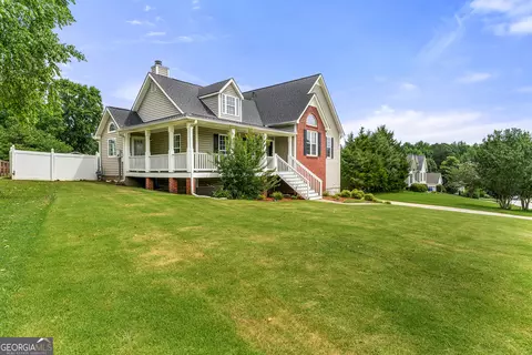71 Barrington Dr, Hiram, GA 30141