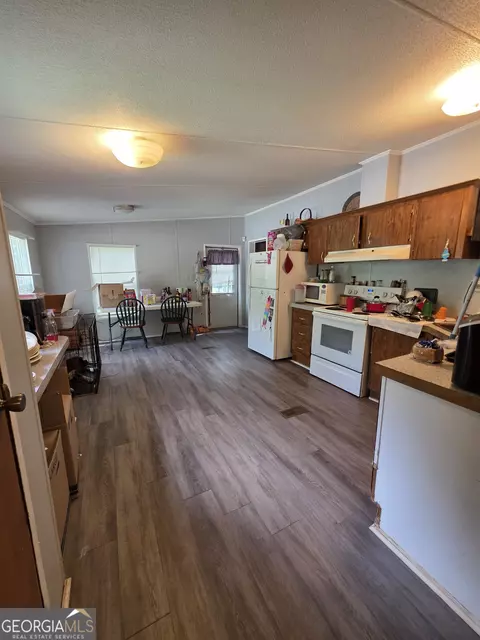 Kitchen - 17533 Ga Highway 34, Franklin, GA 30217 photo 1 of 1