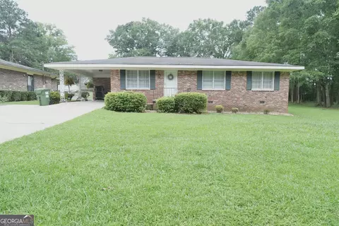 1207 S 9th St, Lanett, AL 36863