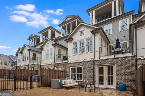 Exterior - 3450 Commander Cv, Suwanee, GA 30024 photo 6 of 11