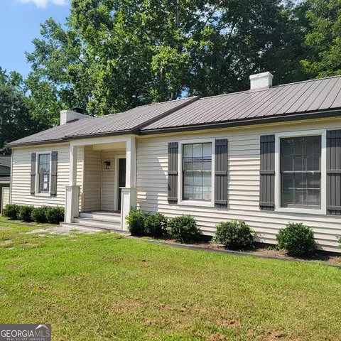 310 5th St, Manchester, GA 31816