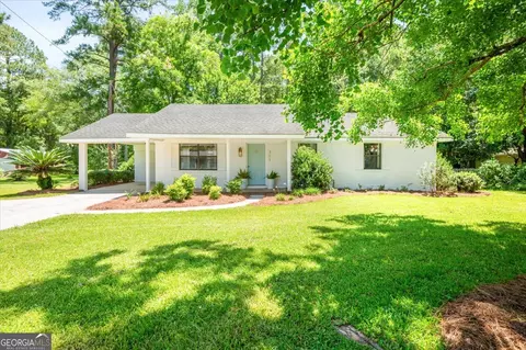 711 Chapman St, Blackshear, GA 31516