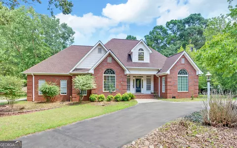 200 Hillandale Dr, Hartwell, GA 30643