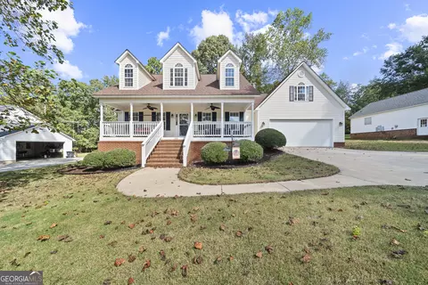 251 NE Southern Walk Dr, Milledgeville, GA 31061