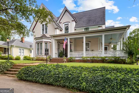 42 W Washington St, Newnan, GA 30263