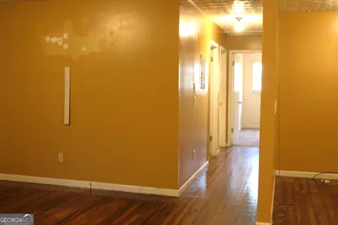 Entry Way - 102 King Arthur Dr, Lagrange, GA 30241 photo 1 of 1