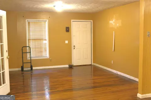 Living - 102 King Arthur Dr, Lagrange, GA 30241 photo 1 of 3