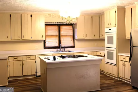 Kitchen - 102 King Arthur Dr, Lagrange, GA 30241 photo 1 of 3