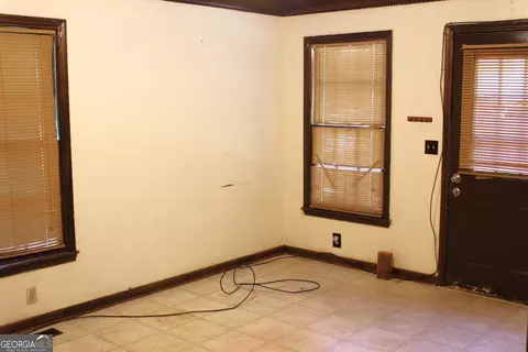Living - 102 King Arthur Dr, Lagrange, GA 30241 photo 3 of 3