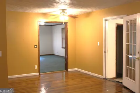Living - 102 King Arthur Dr, Lagrange, GA 30241 photo 2 of 3