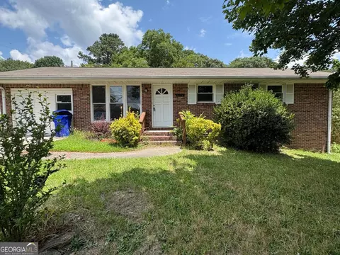 1098 Laurel Ln NW, Conyers, GA 30012