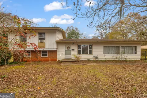 126 S Segars St, Bowman, GA 30624