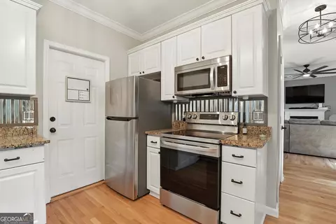 Kitchen - 67 Woodlawn Dr, Toccoa, GA 30577 photo 3 of 3