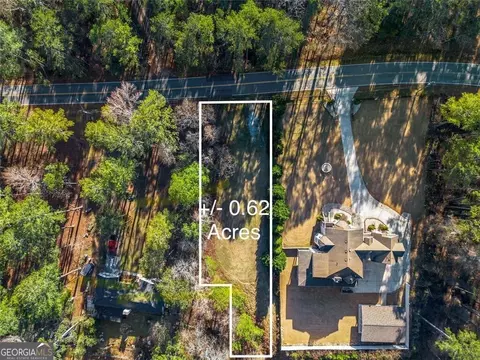 2562 Bermuda Rd, Stone Mountain, GA 30087