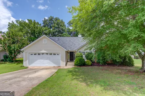949 Harbins Pass Dr, Dacula, GA 30019