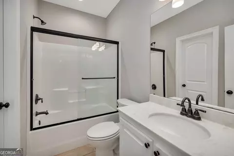 Bath - 127 Huron Loop, Brunswick, GA 31523 photo 1 of 3