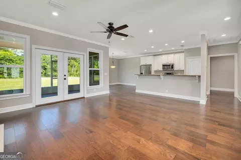 Living - 127 Huron Loop, Brunswick, GA 31523 photo 2 of 5