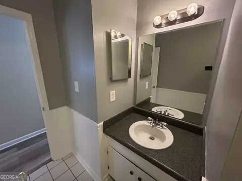 Bath - 133 Robert Taylor Rd, Lagrange, GA 30240 photo 2 of 3