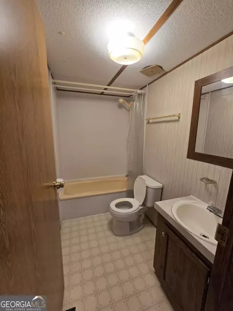 Bath - 85 North Ave, Hampton, GA 30228 photo 3 of 3
