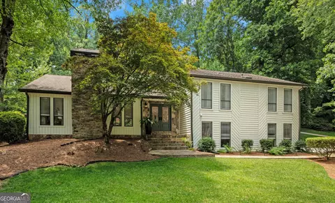 1519 Biddle Ct, Dunwoody, GA 30338