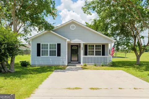 673 Johnson St, Ray City, GA 31645