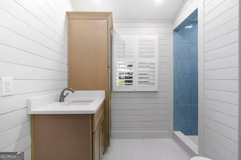 Bath - 140 Friddell Rd, Jackson, GA 30233 photo 1 of 4