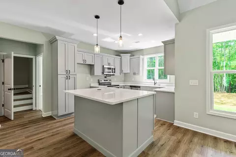Kitchen - 148 David Elder Rd, Griffin, GA 30223 photo 1 of 2