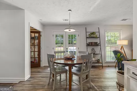 Dining - 554 Waterview Dr, Lagrange, GA 30240 photo 1 of 3