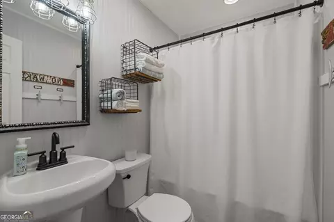 Bath - 554 Waterview Dr, Lagrange, GA 30240 photo 2 of 2